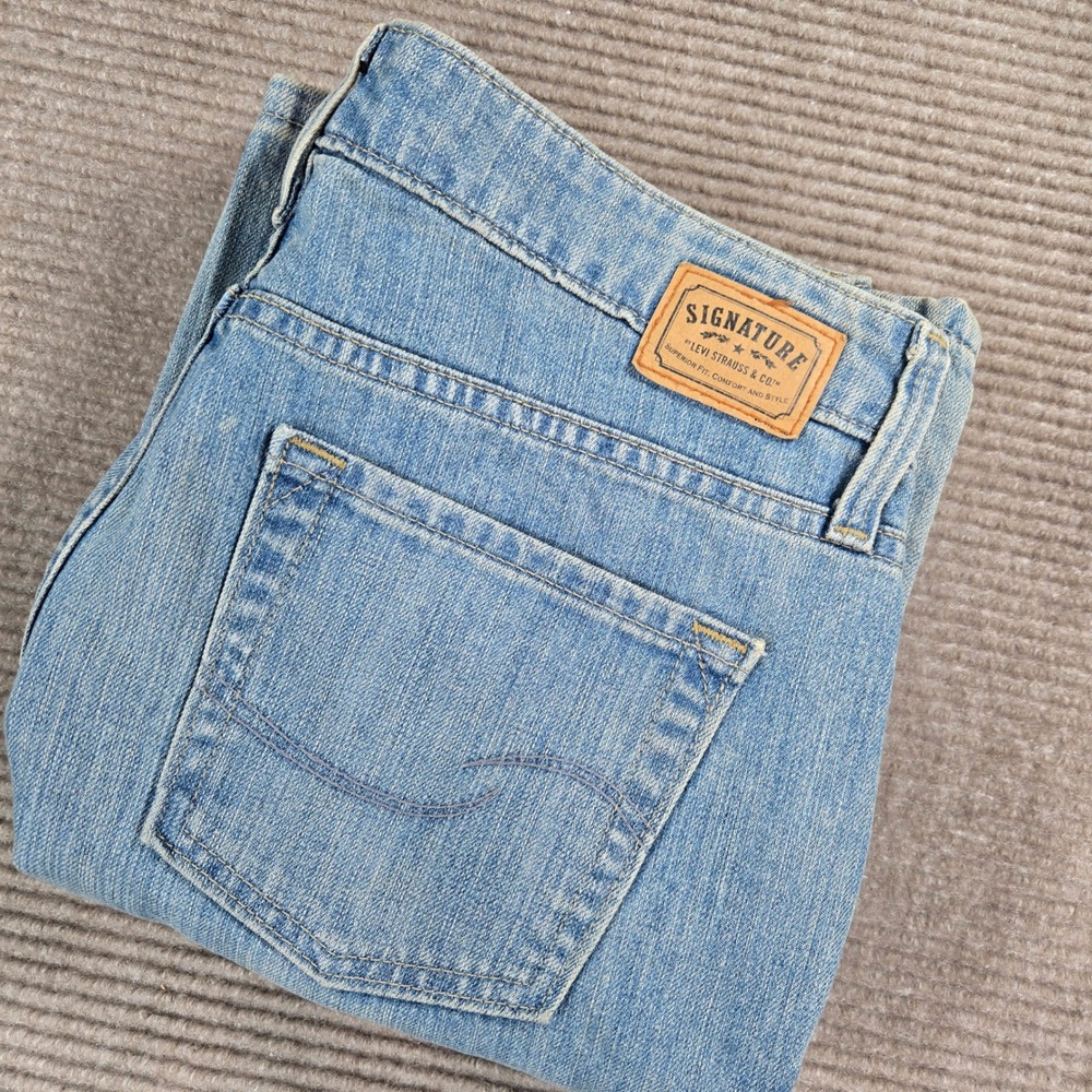 Signature by Levi Strauss‎ Women 8 Light Blue Low Rise Bootcut Jeans